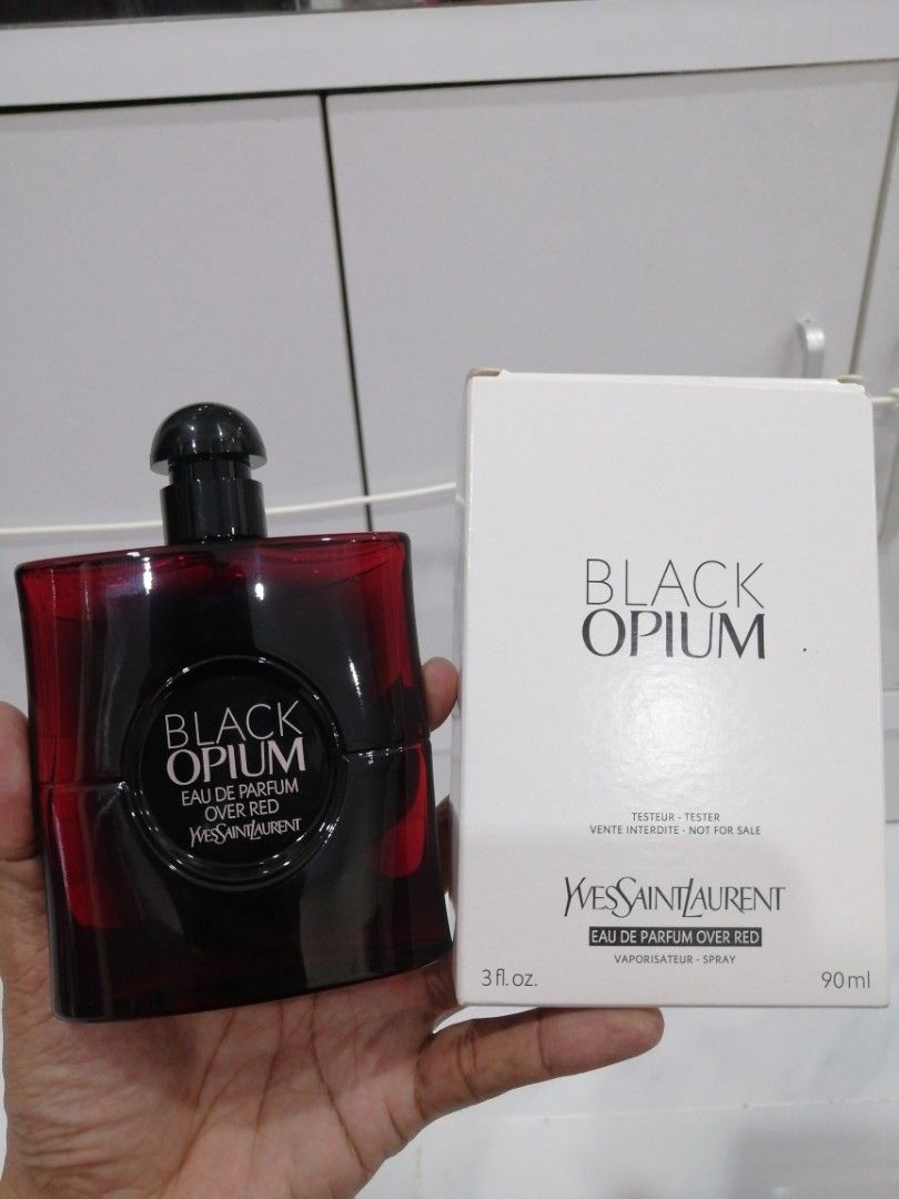 BLACK OPIUM EAU DE PARFUM OVER RED