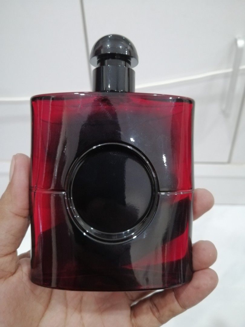 BLACK OPIUM EAU DE PARFUM OVER RED