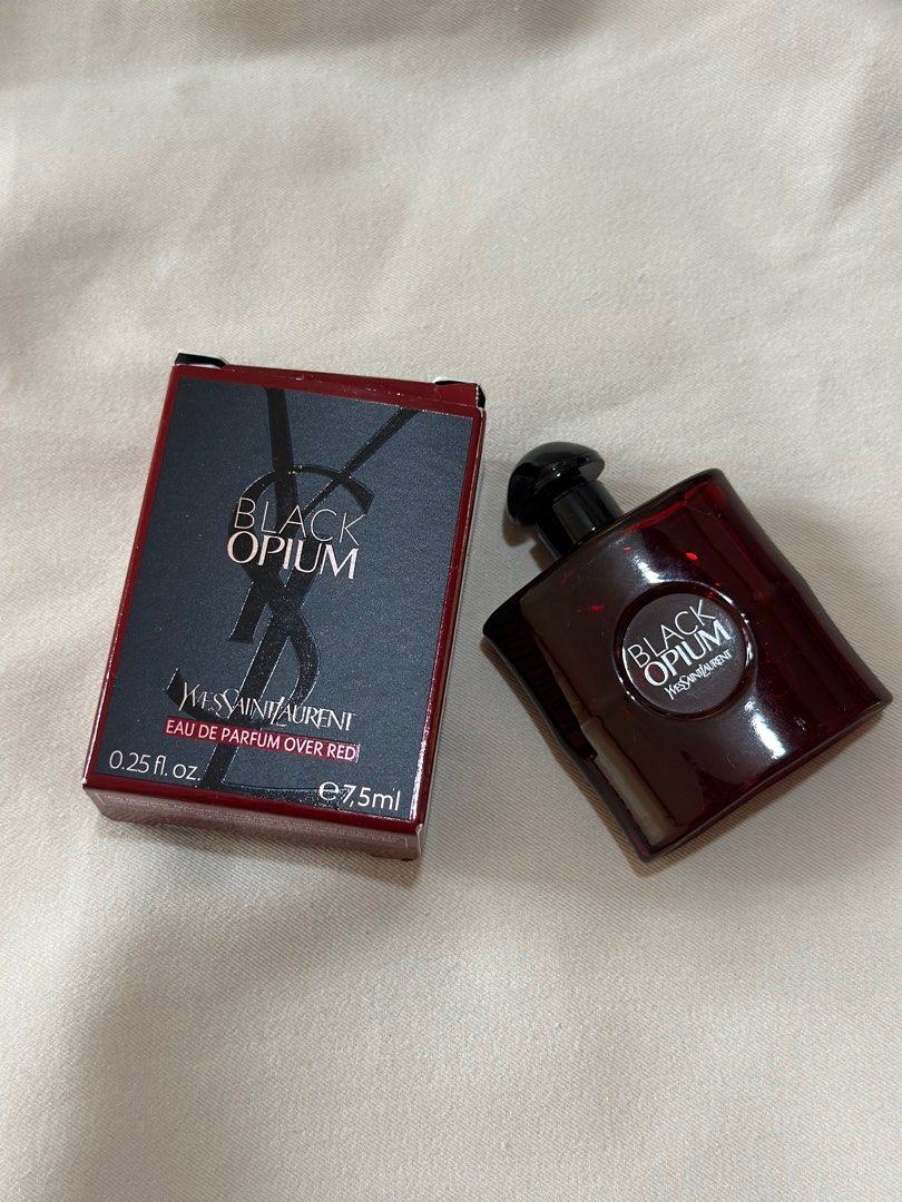 BLACK OPIUM EAU DE PARFUM OVER RED